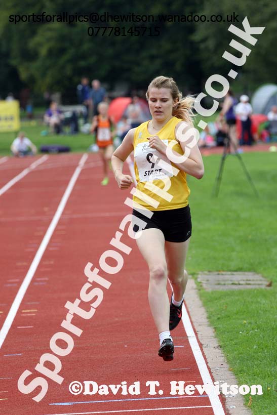 Girls 800 metres at the Northern Inter-Counties under-17s and 15s at Witton Park, Blackburn. Photo: David T. Hewitson/Sports for All Pics